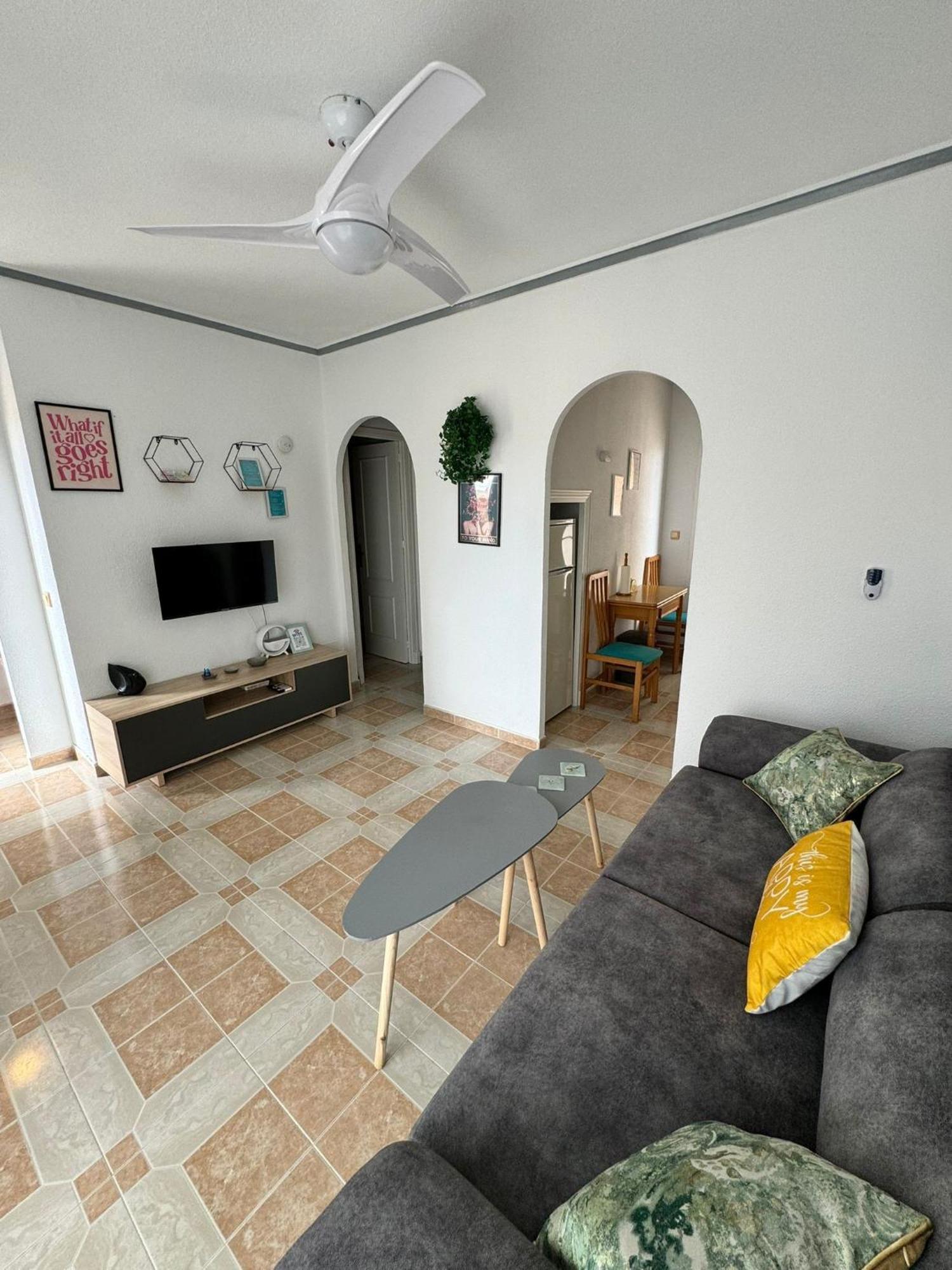 Carmina Apartment, Disfruta Del Sol Y Del Relax! Torrevieja Bagian luar foto